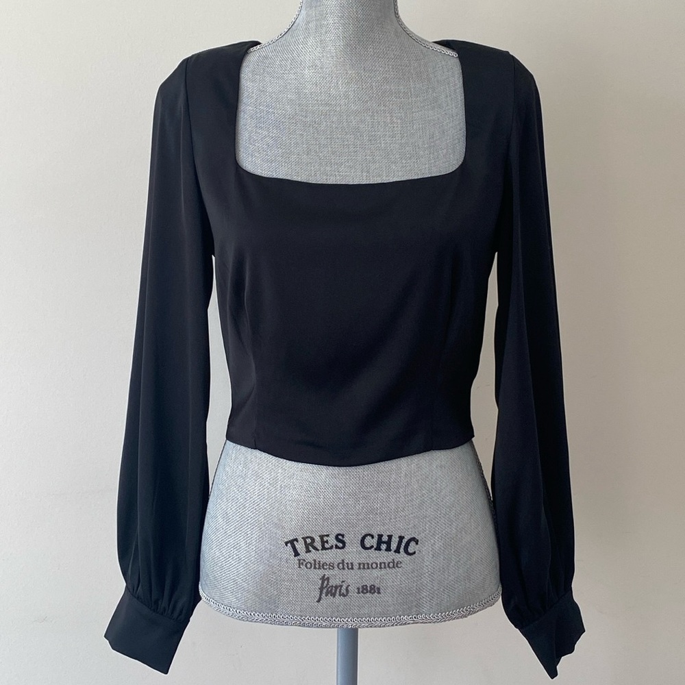 ASTR The Label Romantic Whimsigoth Square Neck Long Sleeve Crop Top Black M